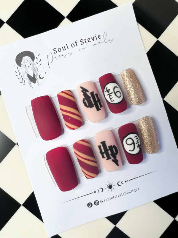 Harry Potter press on nails Gryffindor acrylic nails