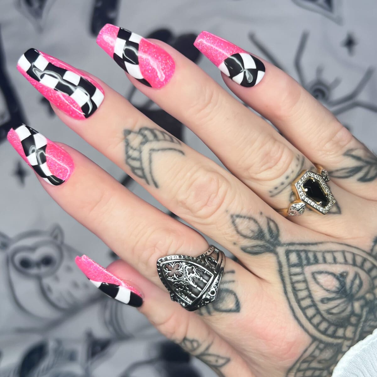 hot-pink-barbie-checkerboard-alt-press-on-nails-soul-of-stevie (3)