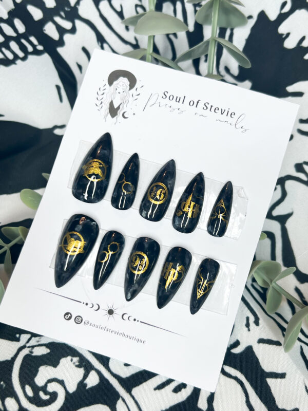 harry potter press on nails, 9 3/4 nails, gold marble nails, soul of stevie press on nails, alt, goth