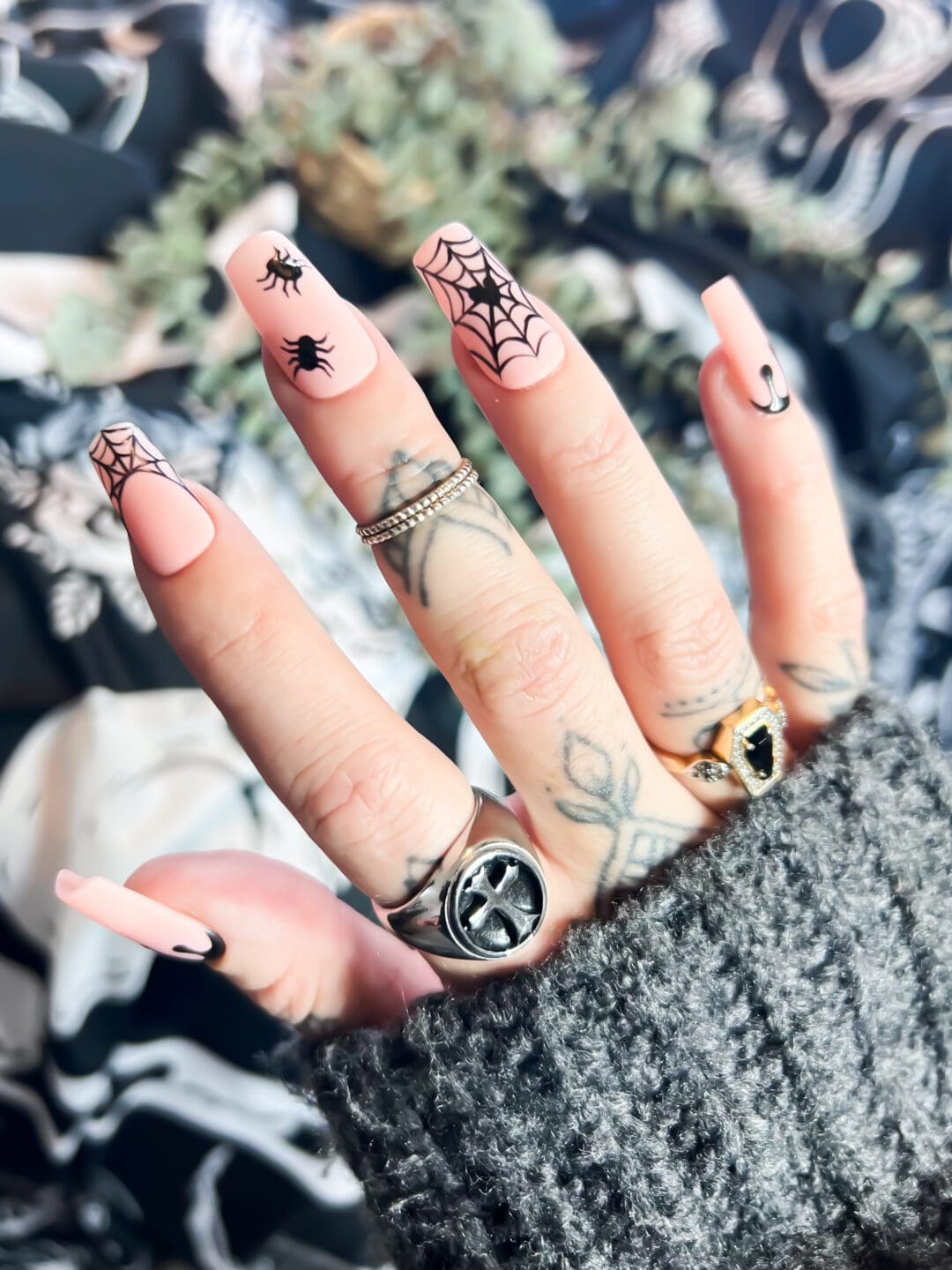 Caught In Your Web | Custom Press On Nails