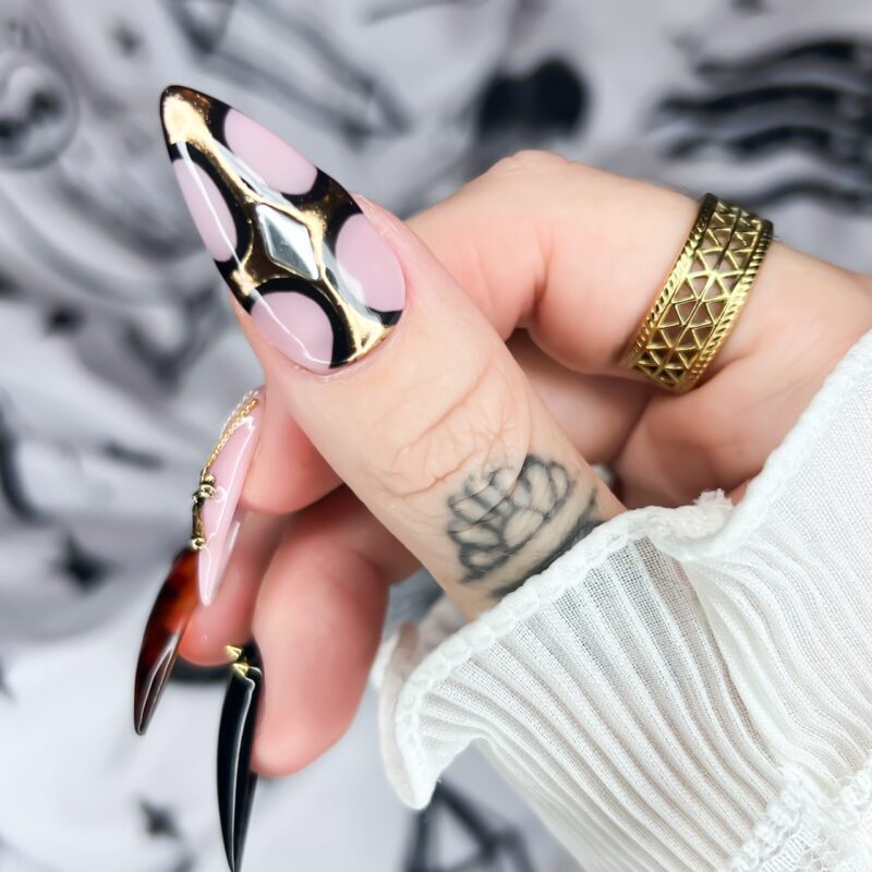 studded-goth-press-on-nails-soul-of-stevie (1)