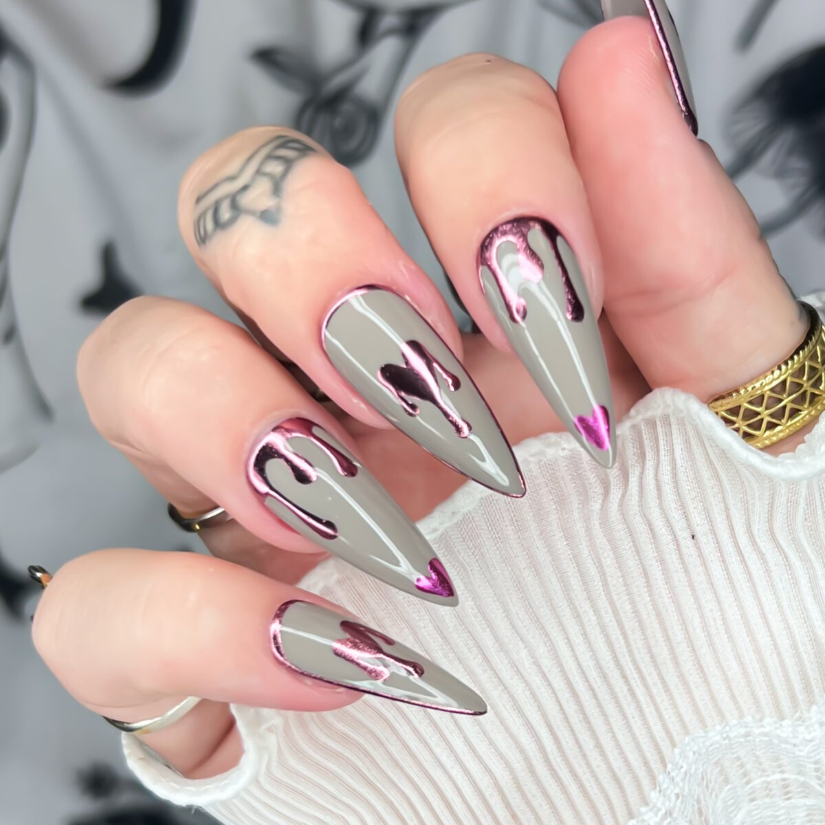 goth-alt-valentines-press-on-nails-rose-gold-hearts (3)