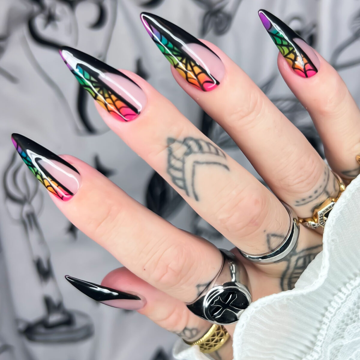 goth-alt-valentines-press-on-nails-wednesday-addams-enid-window (2)