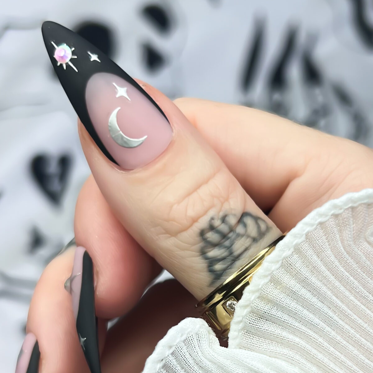 celestial-black-moon-stars-witchy-nails-soul-of-stevie (4)