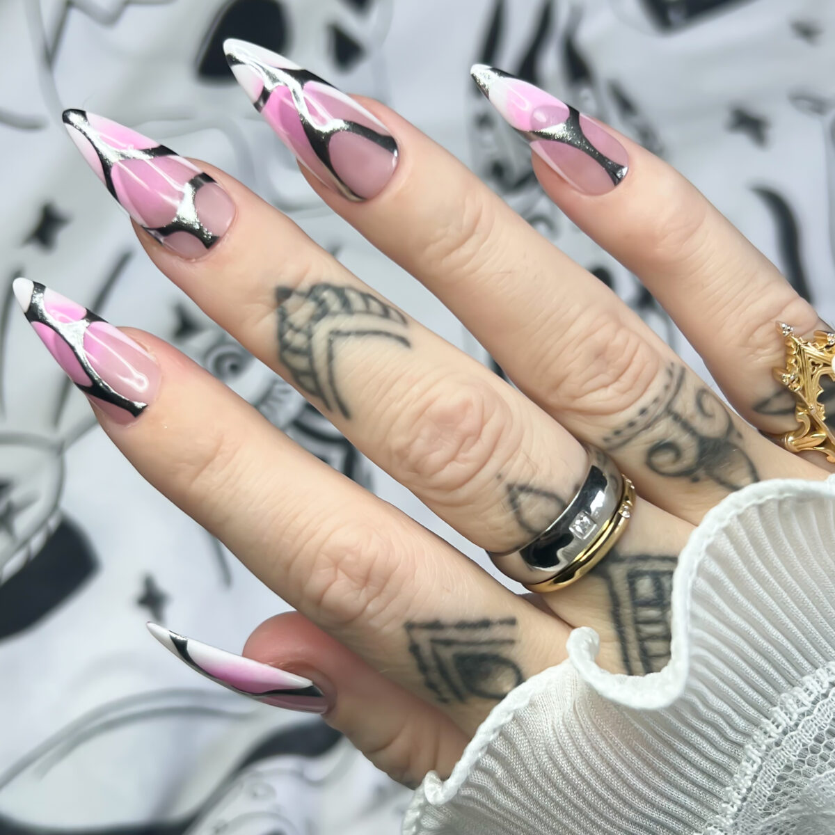 pink-aura-y2k-nails-soul-of-stevie (2)