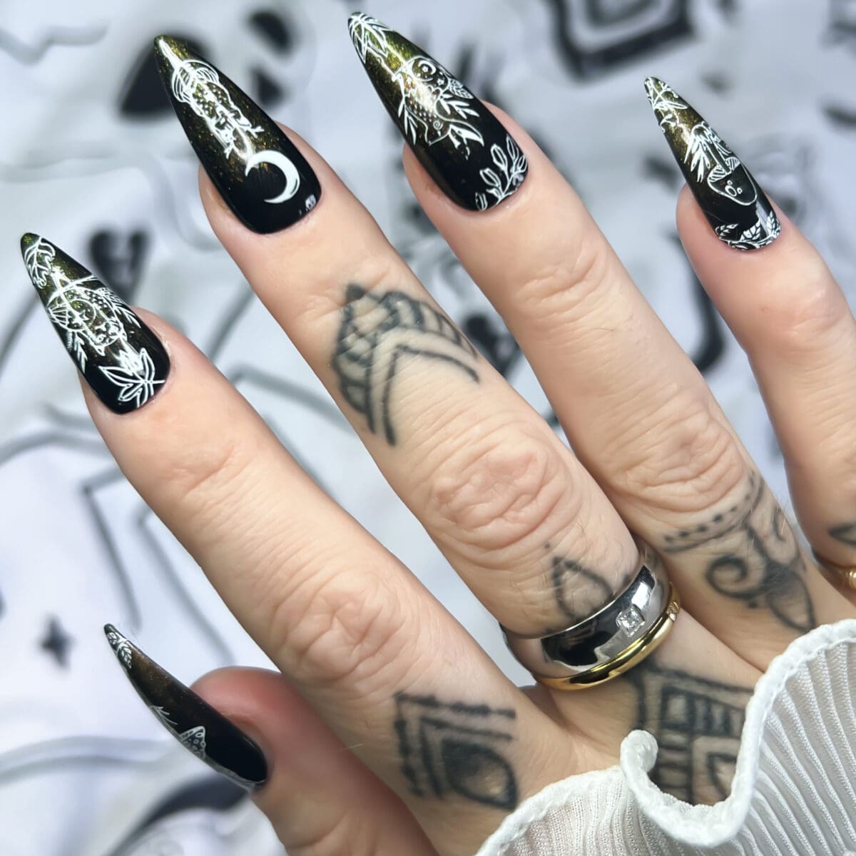 woodland-witch-green-cateye-press-on-nails-soul-of-stevie (1)