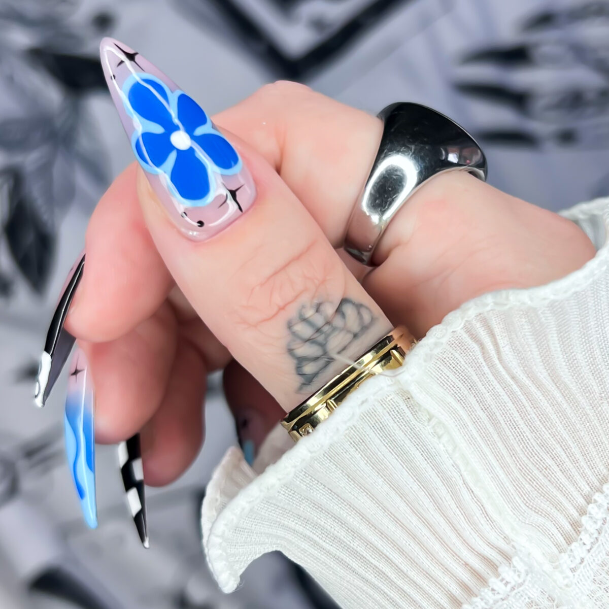 blue-checkerboard-rock-roll-alternative-nails-soul-of-stevie (1)