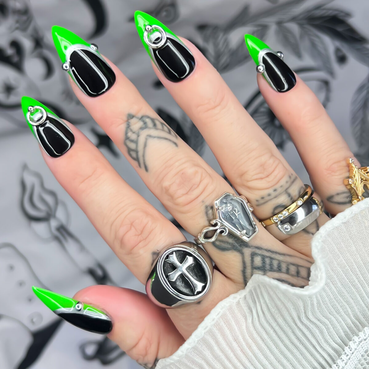 green-pierced-press-on-nails-fluorescant-soul-of-stevie-alt-goth-witchy-nails (1)