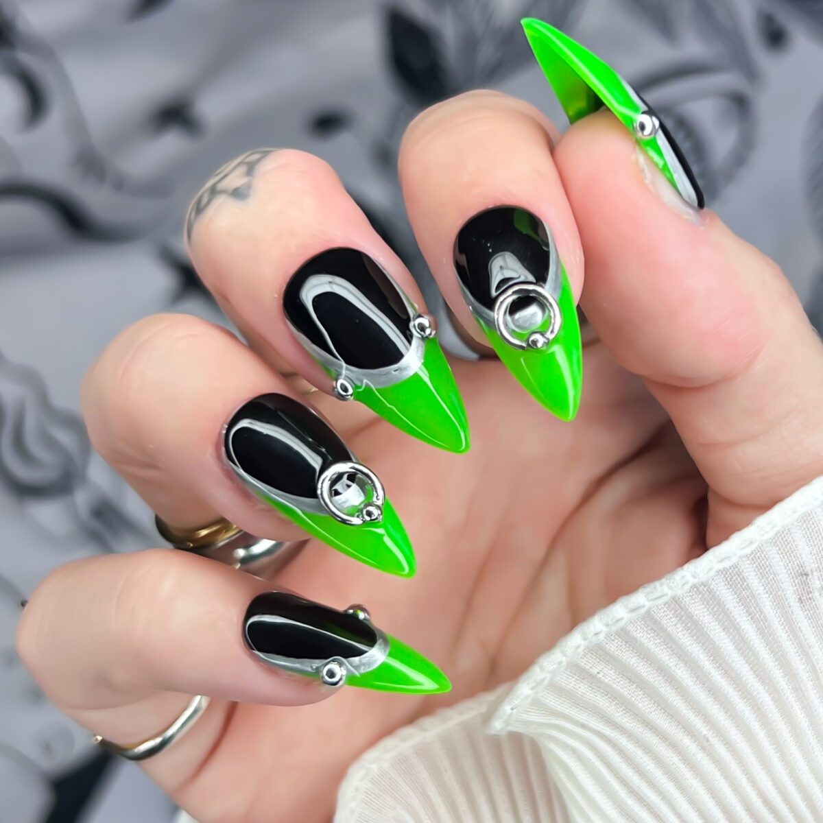 green-pierced-press-on-nails-fluorescant-soul-of-stevie-alt-goth-witchy-nails (2)